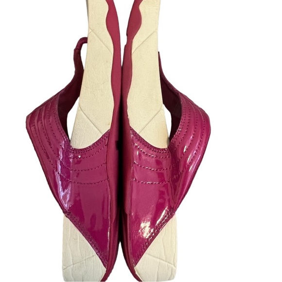 Fitflop Pink and Cream Sandals - Picture 6 of 7